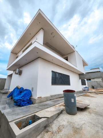 A Venda Vivenda V4 na Urbanização Nova Vida, Projecto Nova Vida.