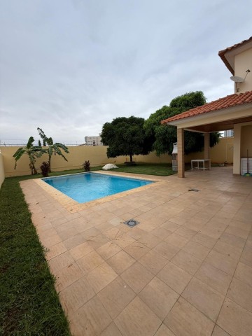 A Venda Vivenda V4+1 com piscina, no condomínio Old Vilas, Talatona.