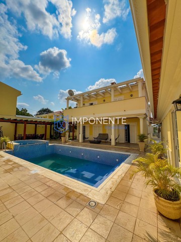 A Venda Luxuosa Vivenda V5 mobiliada, com piscina e anexo, no Condomínio vale do Embondeiro, Talatona.