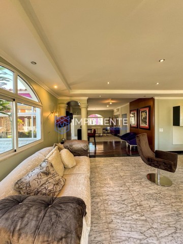 A Venda Luxuosa vivenda V3, com anexo e piscina, mobiliada, no Projecto Nova Vida, Urbanização Nova Vida.