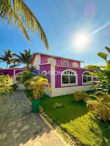 A Venda Luxuosa vivenda V3, com anexo e piscina, mobiliada, no Projecto Nova Vida, Urbanização Nova Vida.