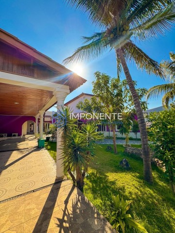 A Venda Luxuosa vivenda V3, com anexo e piscina, mobiliada, no Projecto Nova Vida, Urbanização Nova Vida.