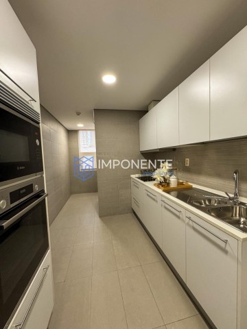 A Venda Luxuosa Penthouse, mobiliada, nos Edifícios do MRMPG, Largo Eixo-Viário, Centro da Cidade.