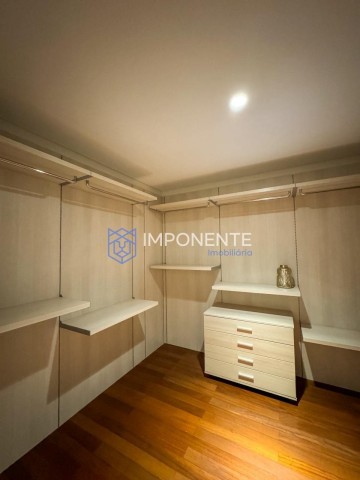 A Venda Luxuosa Penthouse, mobiliada, nos Edifícios do MRMPG, Largo Eixo-Viário, Centro da Cidade.