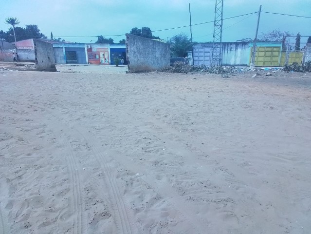 A Venda TENHO DISPONÍVEL DOIS HECTARES NA CAOP (VIANA) 5MINUTOS DA ESTRADA PRINCIPAL