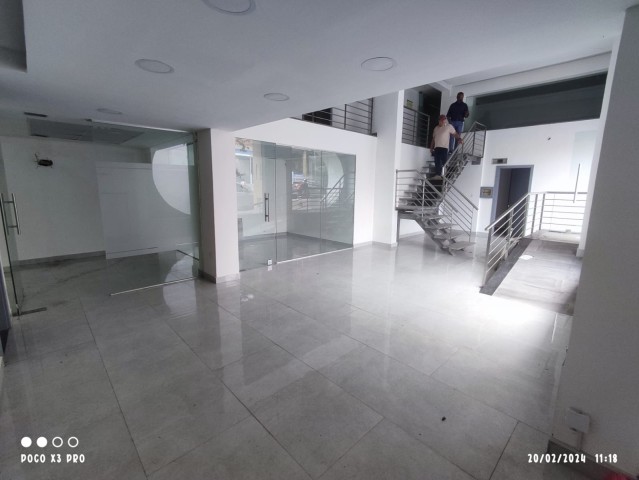 A Venda ESCRITORIO DE 130 M2 MACULUSSO - MAIANGA