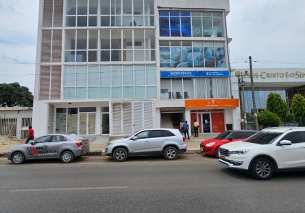 Espaço comercial na via principal do Patriota