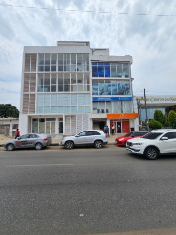 A Venda Espaço comercial na via principal do Patriota