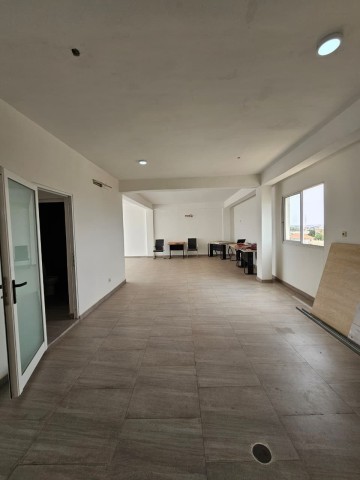 A Venda Espaço comercial na via principal do Patriota