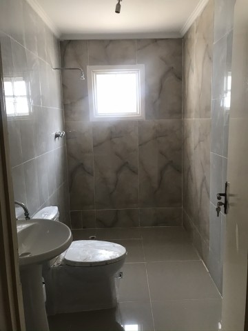 A Venda Aluguer de Vivenda V4 - Condomínio Oasis (Camama)