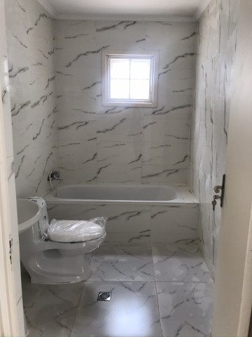 A Venda Aluguer de Vivenda V4 - Condomínio Oasis (Camama)