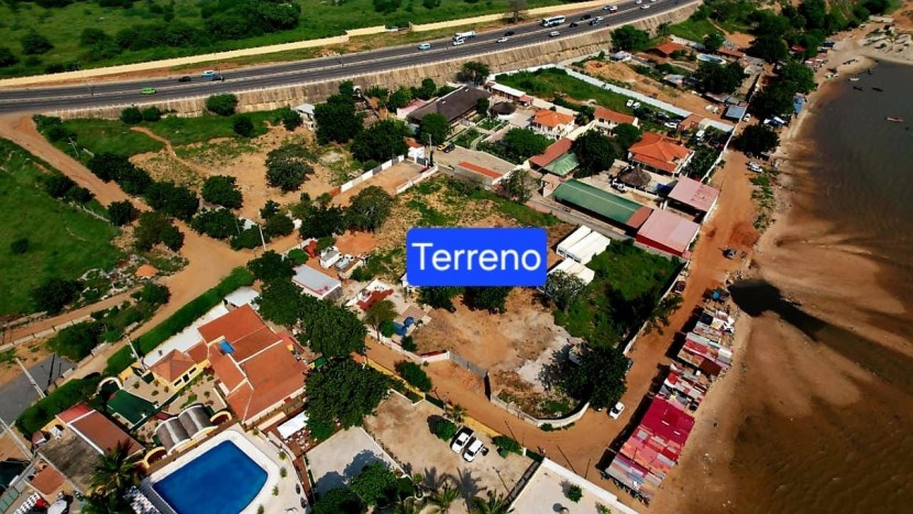 A Venda Terreno de 50/50, no Futungo.