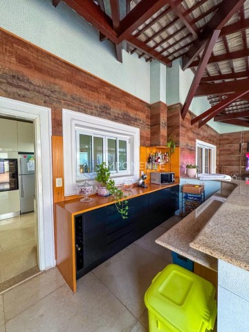 A Venda Luxuosa vivenda V7, mobiliada, com piscina, no condomínio Marés do Sul, Talatona.