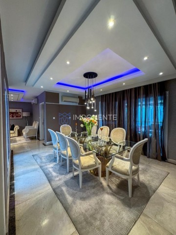 A Venda Luxuosa vivenda V7, mobiliada, com piscina, no condomínio Marés do Sul, Talatona.