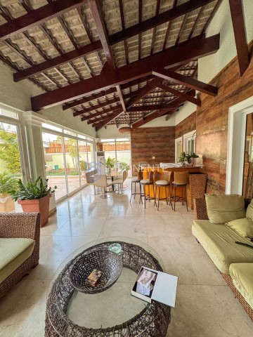 A Venda Luxuosa vivenda V7, mobiliada, com piscina, no condomínio Marés do Sul, Talatona.