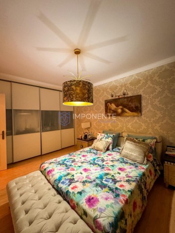 A Venda Luxuosa vivenda V7, mobiliada, com piscina, no condomínio Marés do Sul, Talatona.