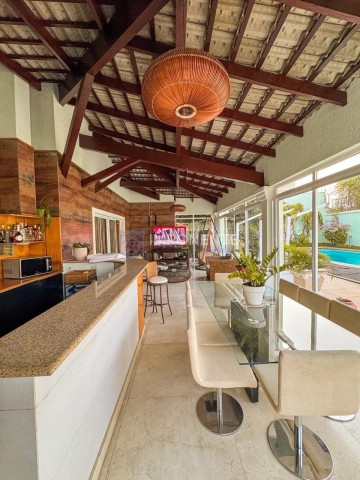 A Venda Luxuosa vivenda V7, mobiliada, com piscina, no condomínio Marés do Sul, Talatona.