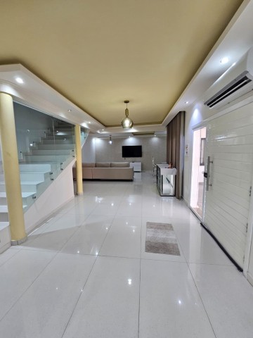 A Venda Vivenda V3 entre os hotéis Pôr do Sol e Belo Horizonte, Benfica.