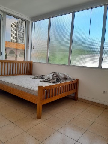 A Venda Vivenda V5+6, nas Ingombotas, defronte ao Colégio São José de Cluny.