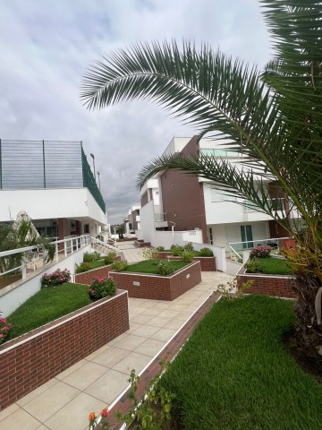 A Venda Vivenda V3 tríplex, no condomínio Boulevard Talatona.