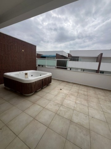 A Venda Vivenda V3 tríplex, no condomínio Boulevard Talatona.