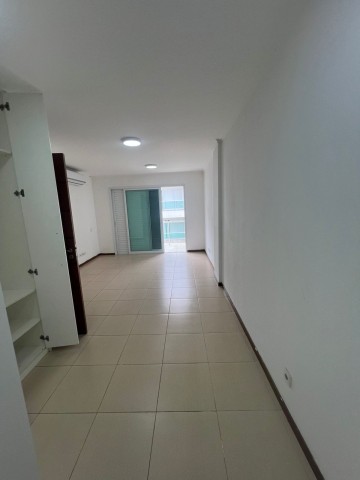 A Venda Vivenda V3 tríplex, no condomínio Boulevard Talatona.