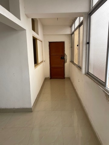 A Venda Apartamento T1, na Avenida Brasil, junto ao colégio Betei e à igreja Universal.