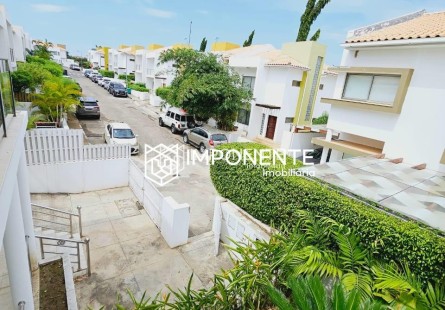 Comprar Vivenda V3, com piscina e anexo, no Condomínio Vilas do Atlântico, Talatona.