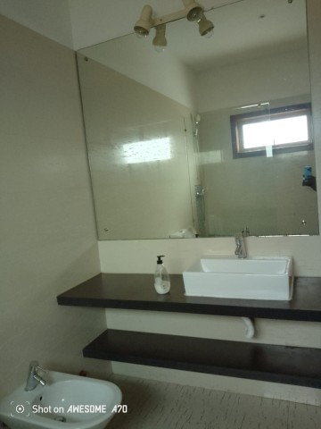 A Venda Vivenda V3, com piscina e anexo, no Condomínio Vilas do Atlântico, Talatona.