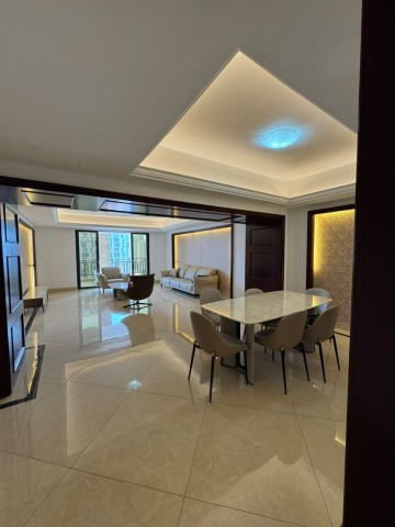 A Venda Apartamentos de alto padrão, no prestigiado Edifício Palácio Real, Ingombotas.