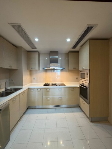 A Venda Apartamentos de alto padrão, no prestigiado Edifício Palácio Real, Ingombotas.