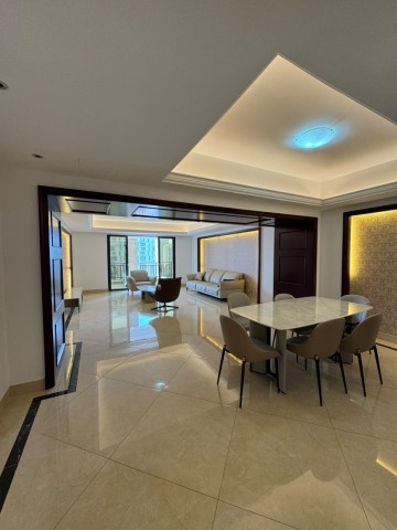 A Venda Apartamentos de alto padrão, no prestigiado Edifício Palácio Real, Ingombotas.