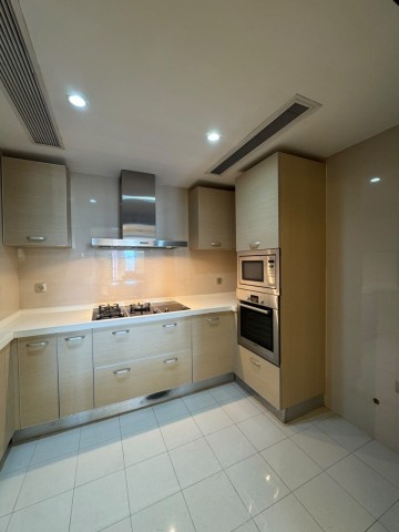 A Venda Apartamentos de alto padrão, no prestigiado Edifício Palácio Real, Ingombotas.