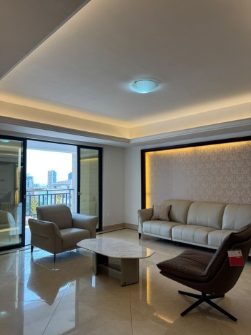 A Venda Apartamentos de alto padrão, no prestigiado Edifício Palácio Real, Ingombotas.