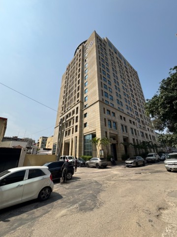 A Venda Apartamentos de alto padrão, no prestigiado Edifício Palácio Real, Ingombotas.