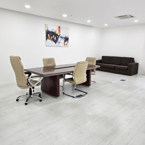 A Venda Escritório de 25m², mobiliado, no Belas Business Park, Talatona.