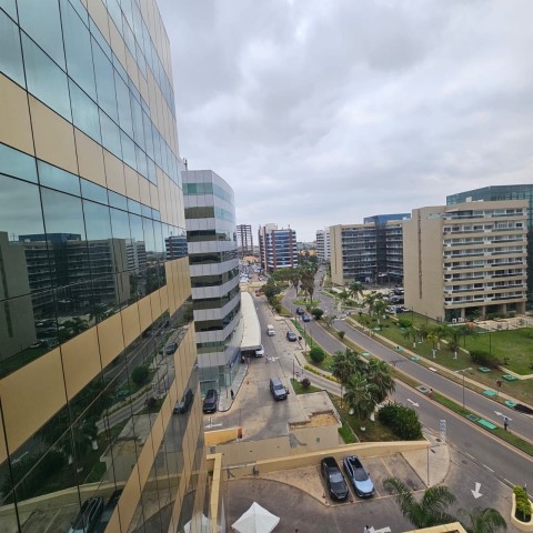A Venda Escritório de 25m², mobiliado, no Belas Business Park, Talatona.