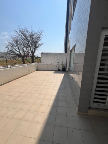 A Venda Apartamento T1, no Condomínio Imbondeiro, Talatona.