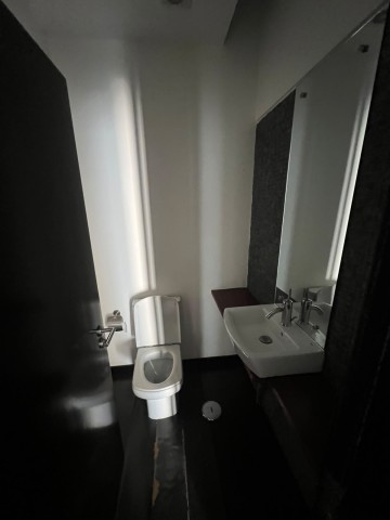 A Venda Apartamento T1, no Condomínio Imbondeiro, Talatona.