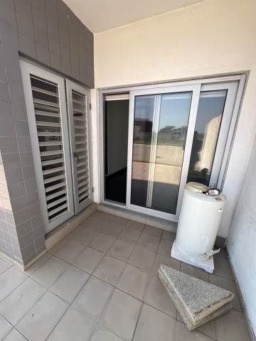 A Venda Apartamento T1, no Condomínio Imbondeiro, Talatona.