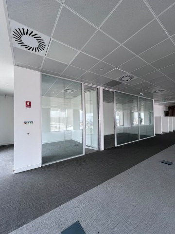 Comprar 2 Escritórios 400m² e 200m², no Edifício One Metropolis, Talatona.