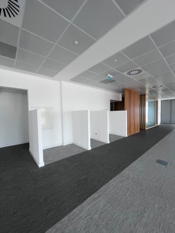Comprar 2 Escritórios 400m² e 200m², no Edifício One Metropolis, Talatona.