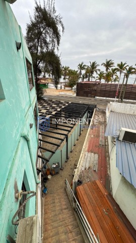 Comprar Espaço comercial na Ilha de Luanda, disponível para arrendar.