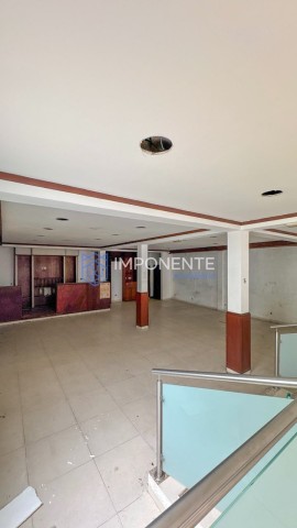 Comprar Espaço comercial na Ilha de Luanda, disponível para arrendar.