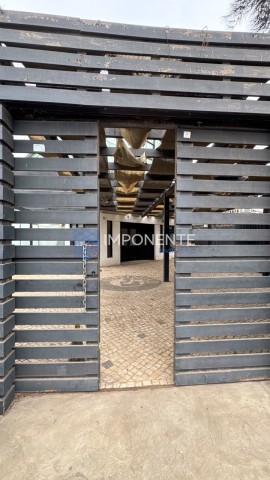 Comprar Espaço comercial na Ilha de Luanda, disponível para arrendar.