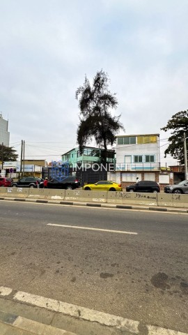 Comprar Espaço comercial na Ilha de Luanda, disponível para arrendar.