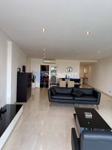 Comprar Apartamento T4, no Condomínio Talatona Plaza, Talatona.