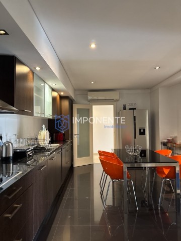 Comprar Apartamento T4, no Condomínio Talatona Plaza, Talatona.