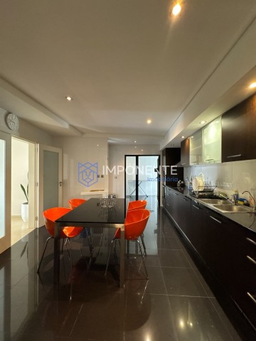 Comprar Apartamento T4, no Condomínio Talatona Plaza, Talatona.