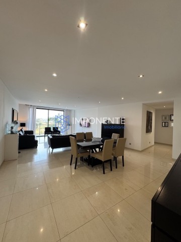 Comprar Apartamento T4, no Condomínio Talatona Plaza, Talatona.